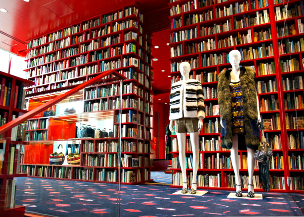 Книжный магазин одежды